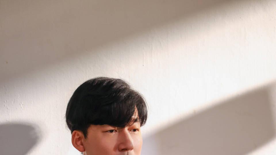 《野狗骨头》今日开播 田征颠覆性塑造暗黑父亲 撕开原生家庭人性真相
