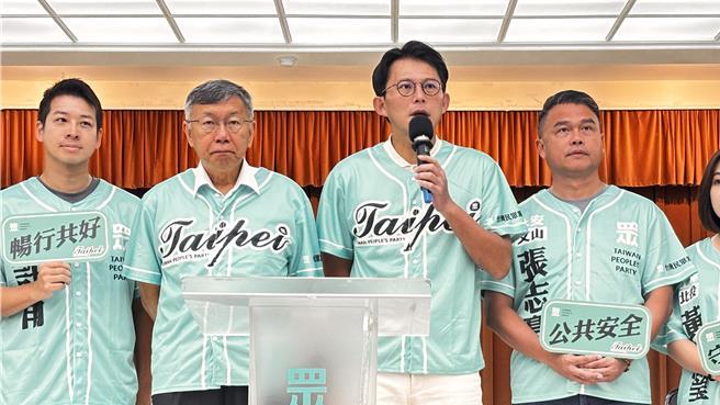 遭质疑非太阳花第一批冲入立院！黄国昌：两岸协议监督条例在哪