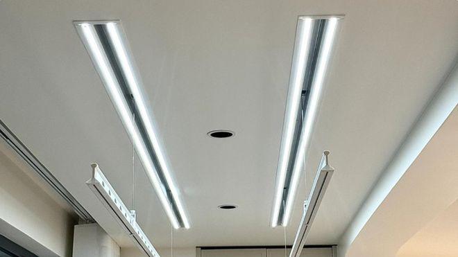 阳台不晾衣服，晾在哪里？看看现在的做法，快学起来，很高明