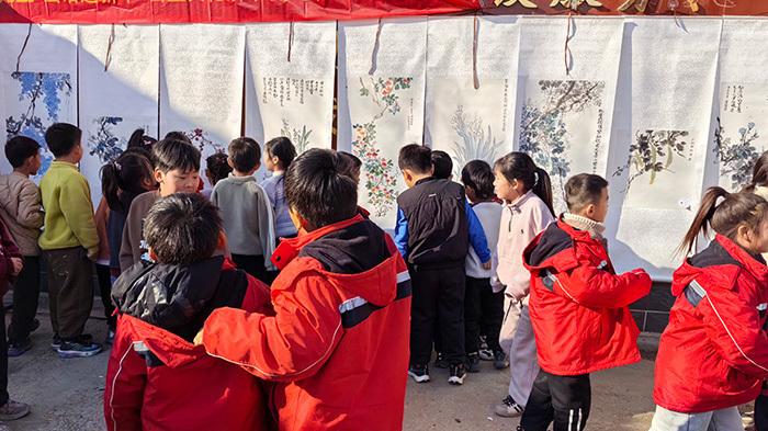 “墨香庆元旦·画语迎新年”公益文化活动走进德山三街小学
