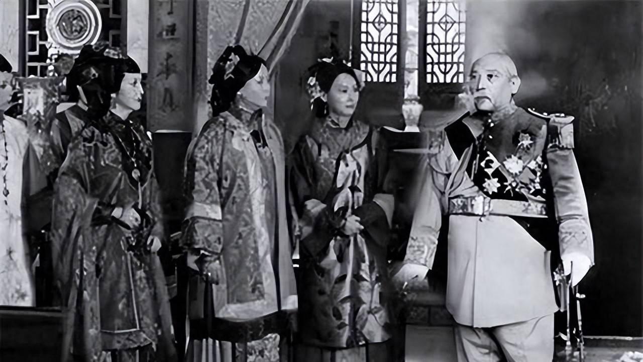 流氓当皇帝，婊子当皇后：袁世凯与沈玉英的民国传奇情缘