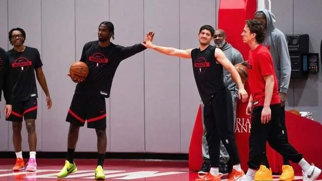 连场得分上双，火箭队锋线15+8，打回争夺首发实力，卡佩拉14篮板