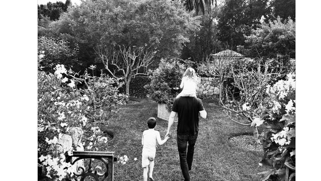 首次哈里公开谈论，为父的困境，坦言靠心理治疗疗愈原生家庭创伤