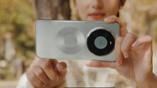 《大侦探》都用它找线索，华为Mate 80系列把“微距”玩明白了！