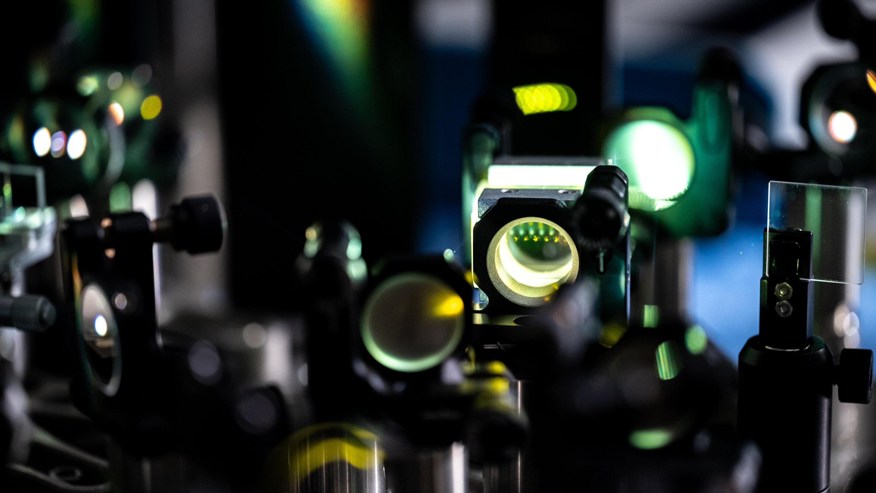 德国团队主导研发，超快光开关纳米器件问世