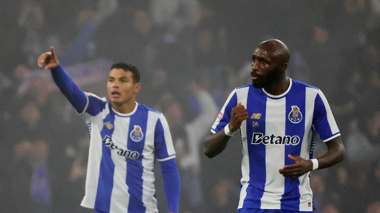 随着波尔图1-0，葡超最新积分榜出炉：穆帅率队落后榜首7分