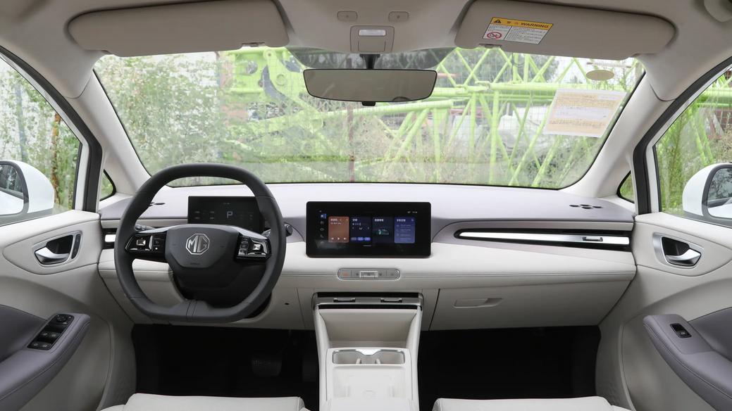 月销超1.2万台，配备半固态电池，上汽MG4售价6.88万元起