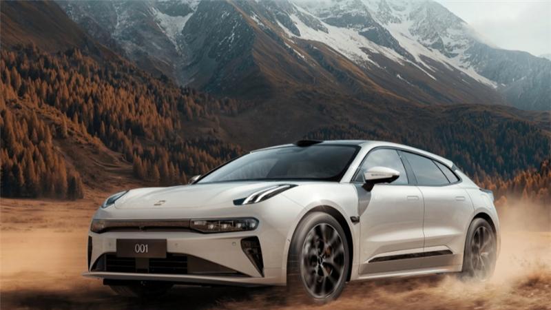 开了5年的极氪001免费换新电池，友商被搞心态了？