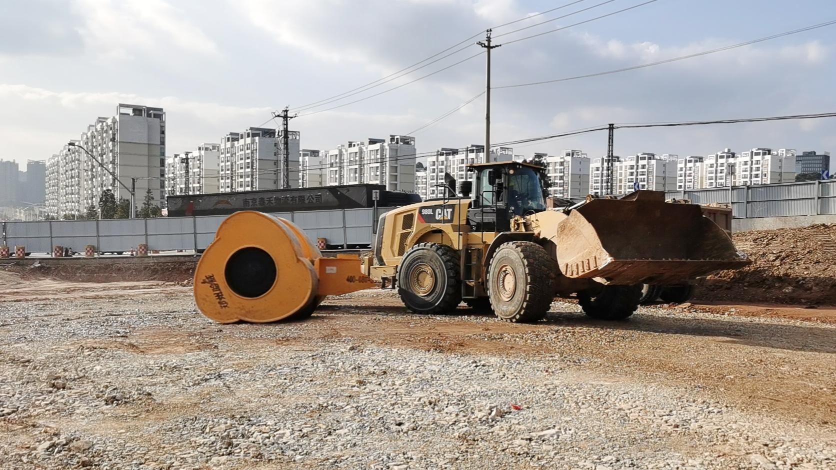 冲击碾压设备冲击碾压施工在湿陷性黄土路基处理中的应用