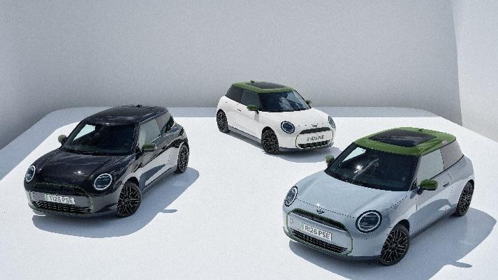 从高定秀场到都市街头MINI COOPER PAUL SMITH设计师款开启预售