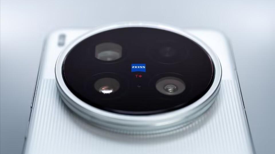 vivo旗舰突然“变香了”！2K曲屏+百倍变焦+满级防水，仅4999元