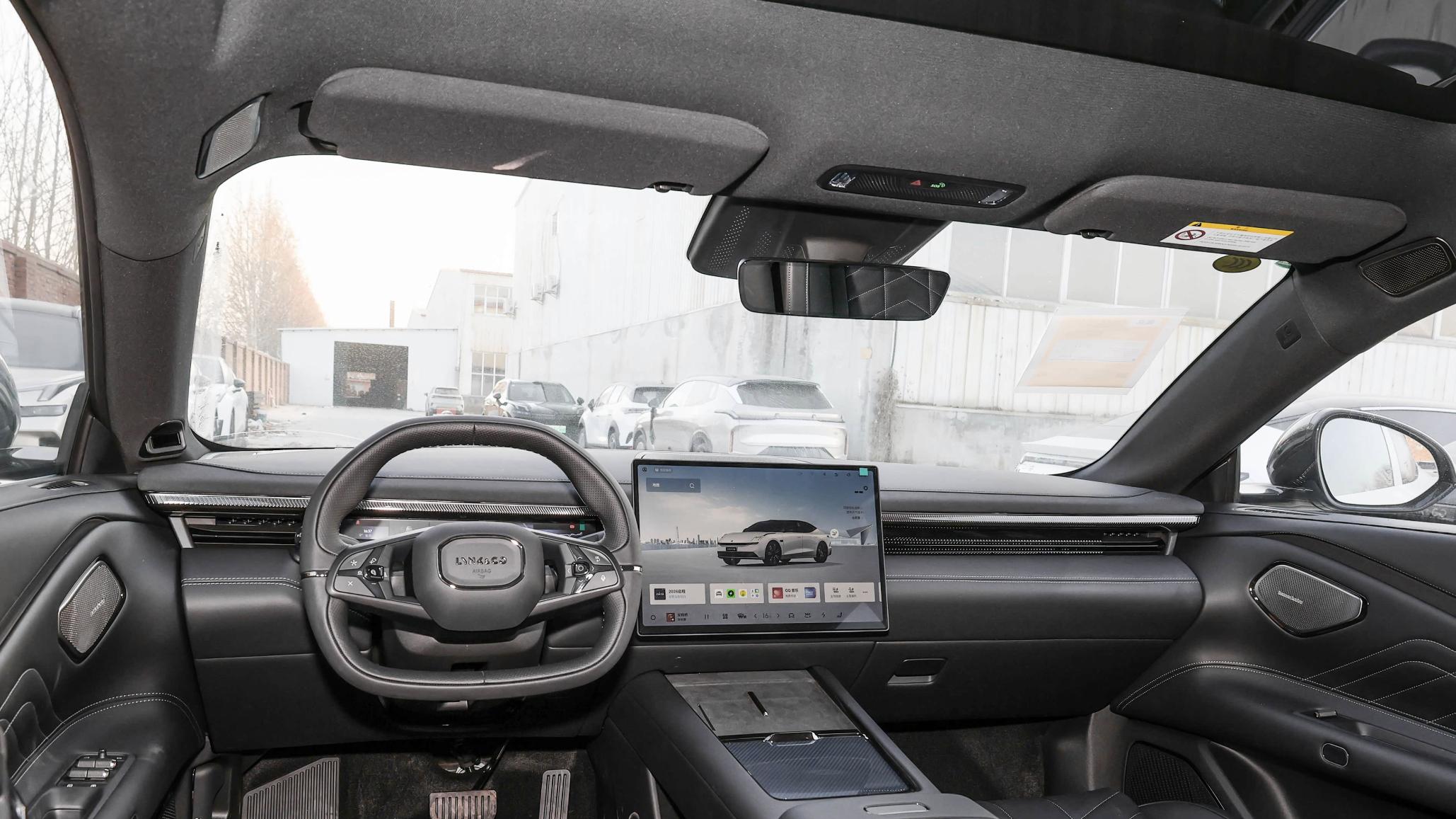 领克的中大型车，轿跑车身+赛车后扰流板，900V平台、标配双电机