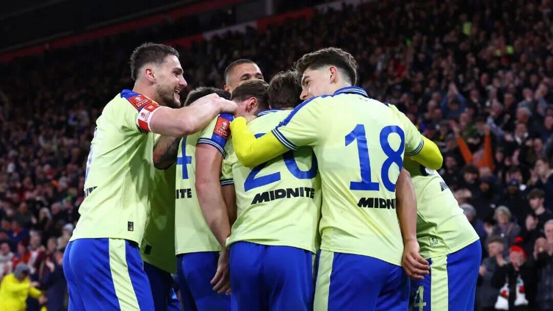 一场2-2平局"双杀"两支队！英冠冲超大戏彻底疯狂，最后一轮定生死