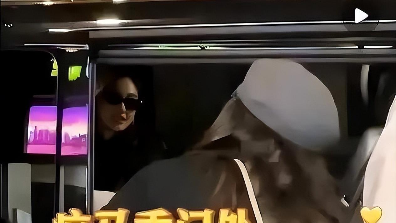 软封杀2年，杨颖做梦也没想到，9岁儿子成了自己的“救赎”