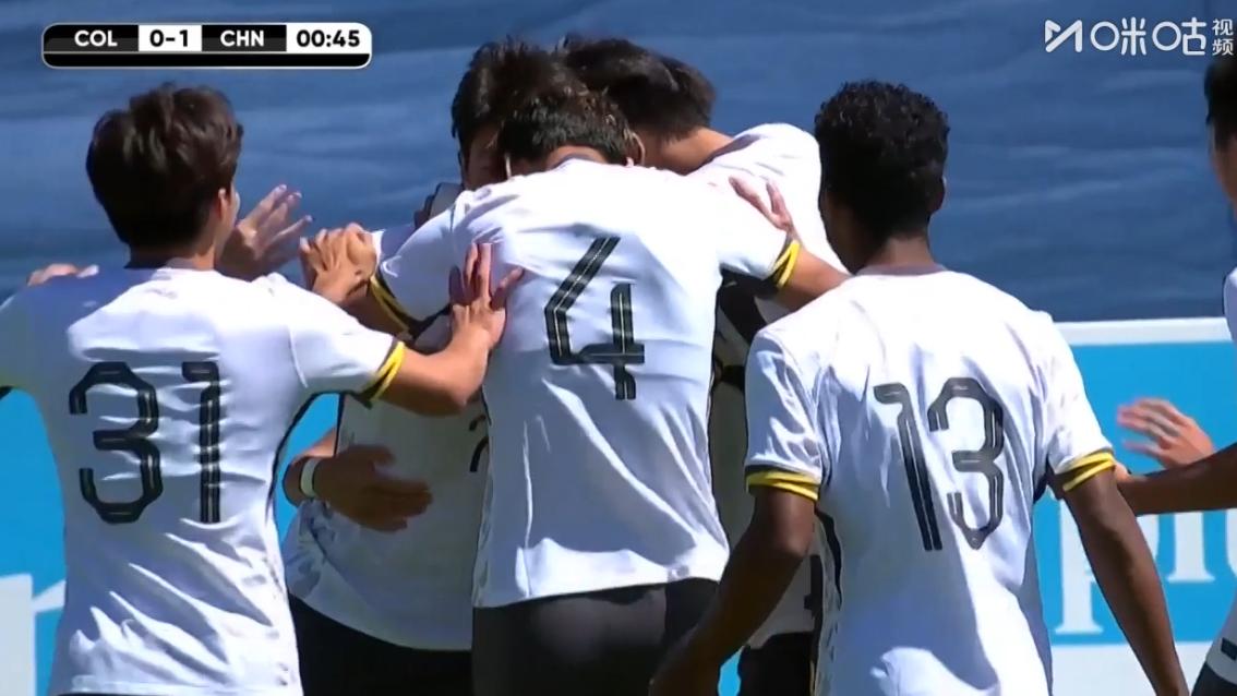 罕见的美妙一晚！国字号双赢：中国队2-1新加坡，土伦杯U19国足1-0哥伦比亚