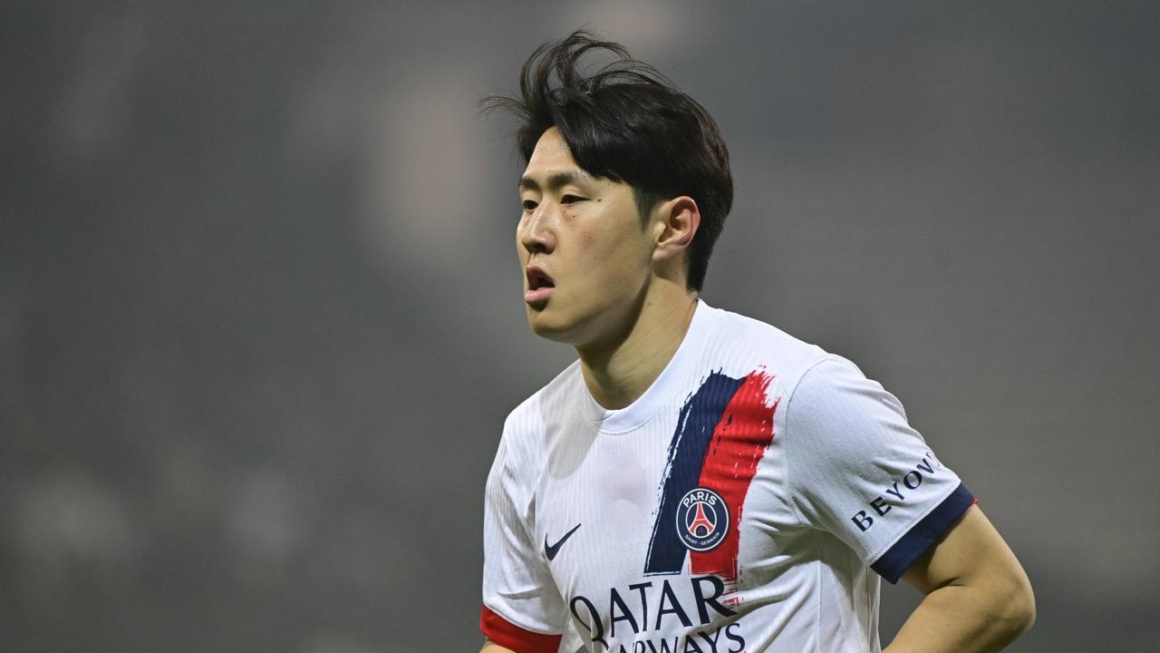 随着比分定格0-4，法甲榜首易主，巴黎圣日耳曼队3连胜+再次登顶