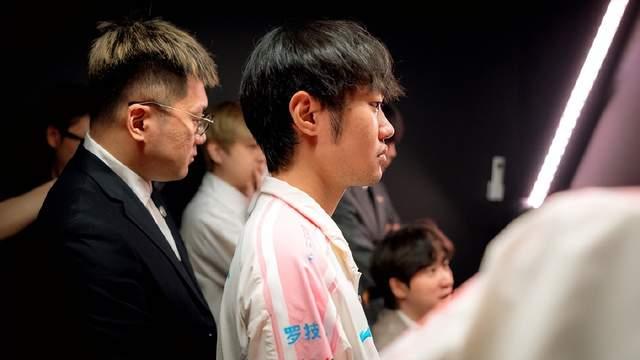 LOL先锋赛决赛来袭，G2爆冷6-0韩国队晋级，BLG夺冠只差一步！