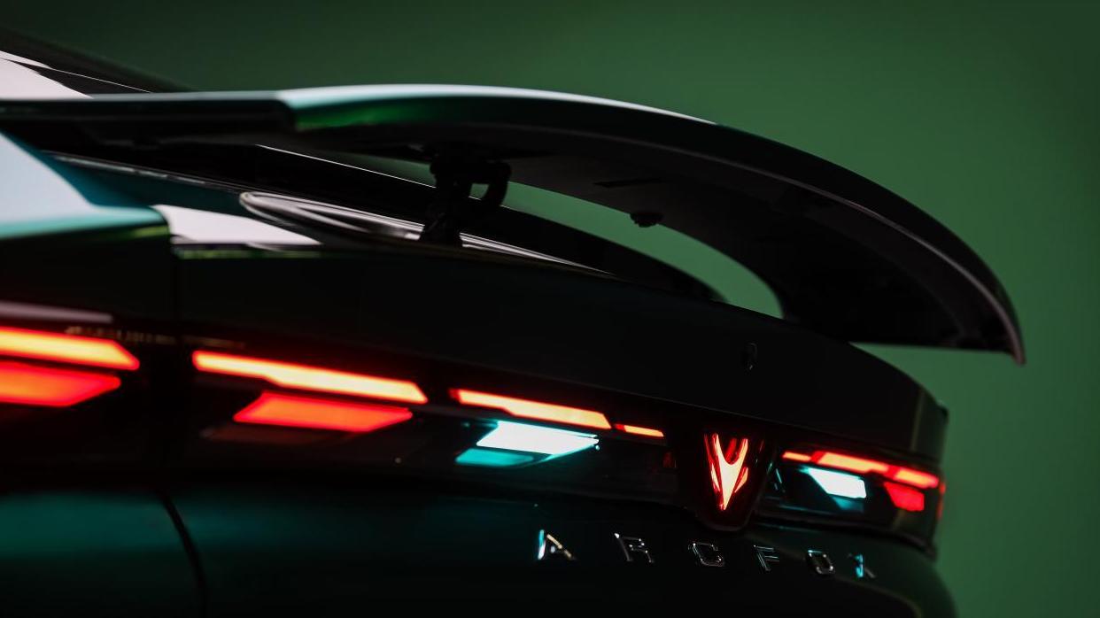 预售启航，极狐全新阿尔法S5以11万级开启城区智驾新篇章