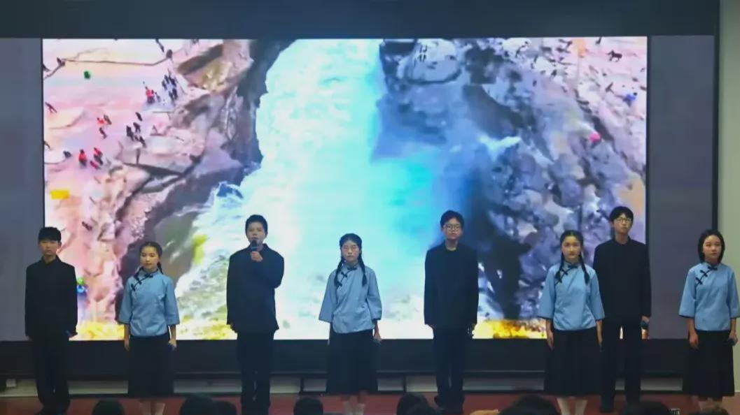 信阳市信钢学校举办“读中华经典 立青春之志”经典诵读比赛