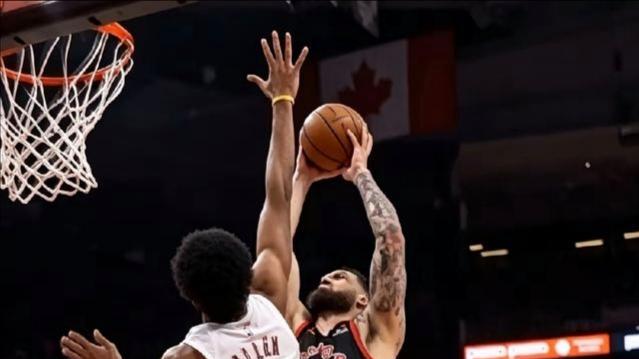 猛龙主场强势反弹100-90击退骑士 巴恩斯巴雷特合砍66分