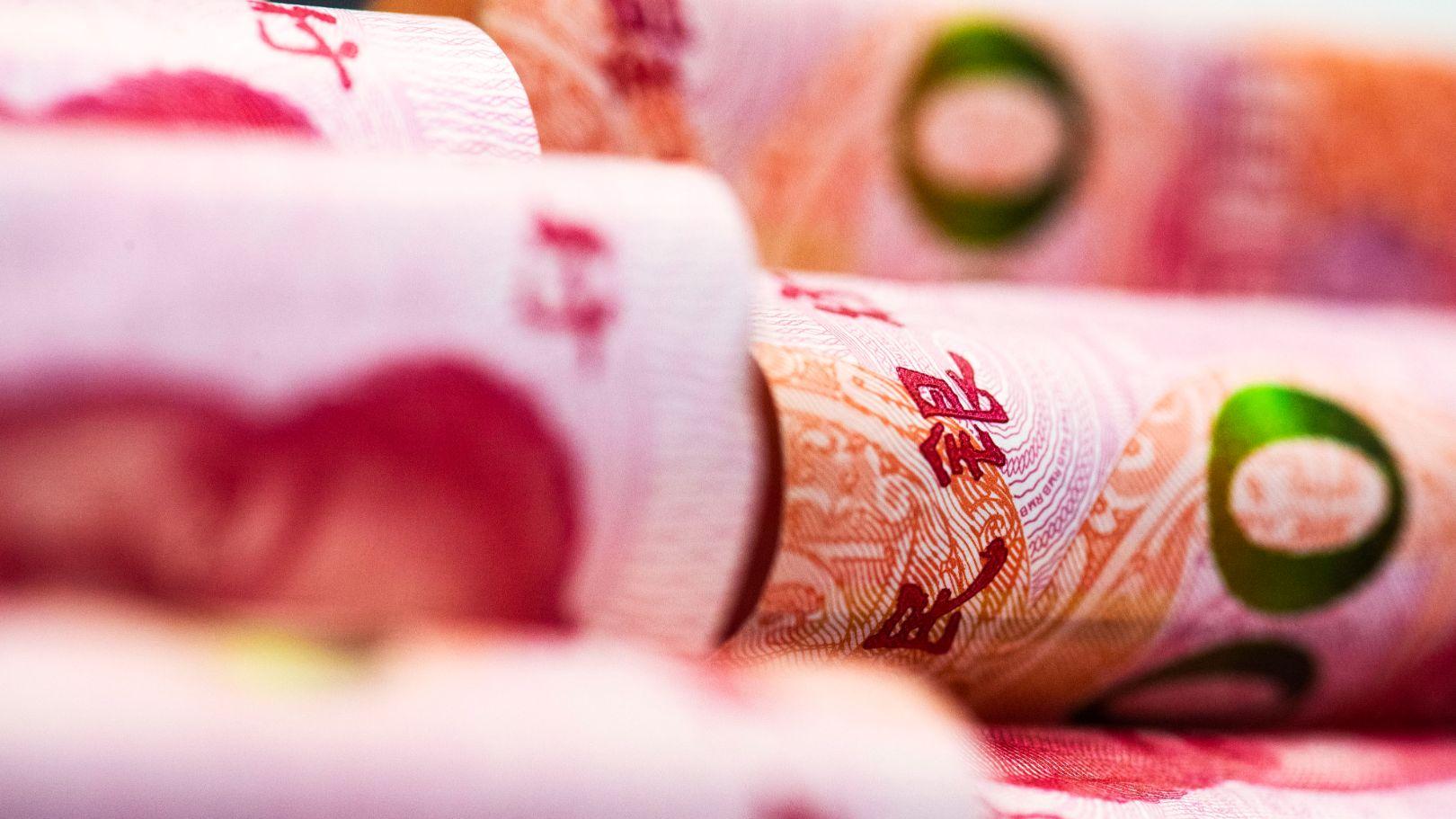 五年三倍！人民币这一数据创新高，完成了对美元霸权的无声突围