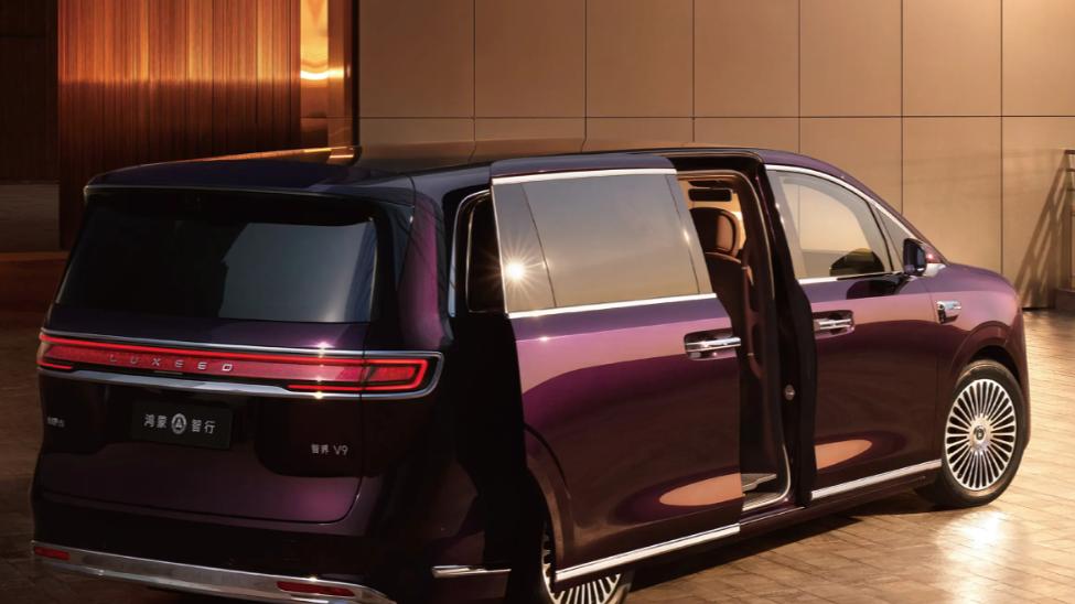 这牌面确实够大，智界V9蓄势待发，秒变“移动会客厅”