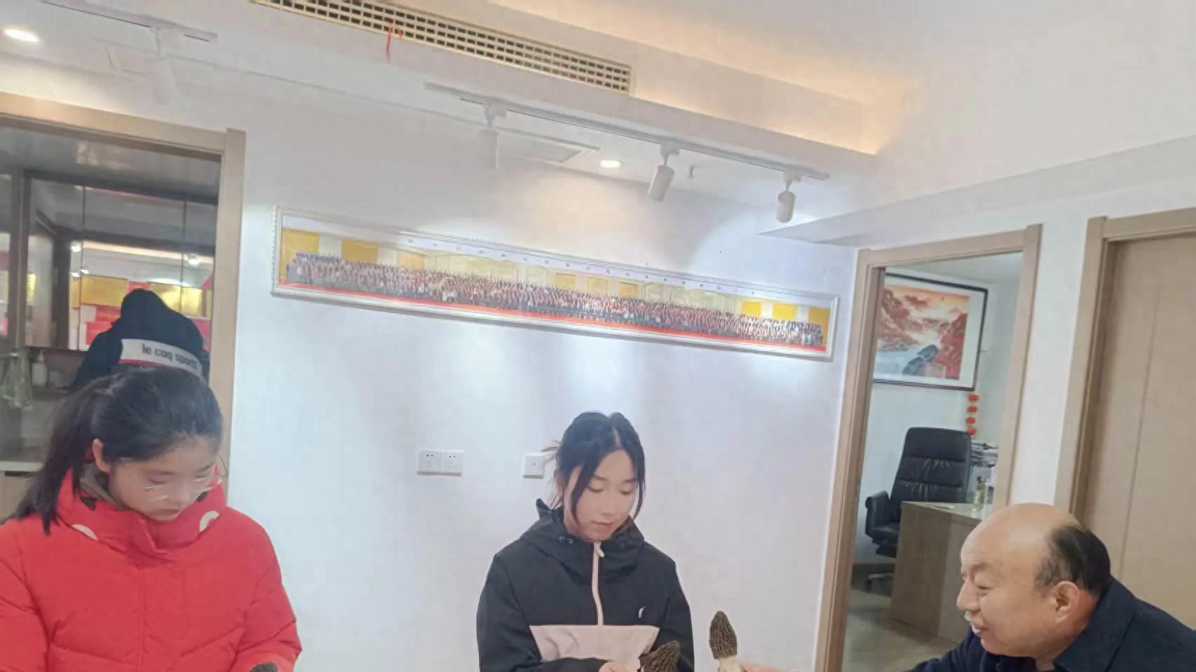 上海工程技术大学潘静到安徽天都灵芝制品公司开展“三下乡”活动