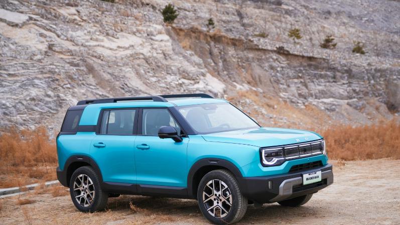 装得下生活，也跑得动远方？BJ30旅行家全能出行搭子