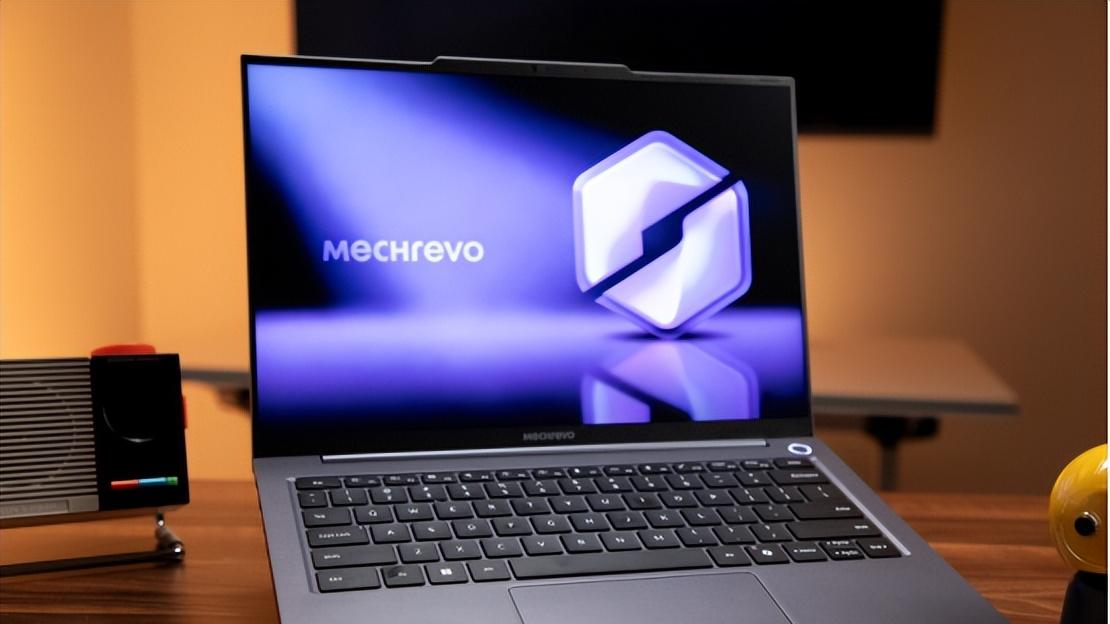 选本不花冤枉钱！这台轻薄本把每一分钱都花在刀刃上