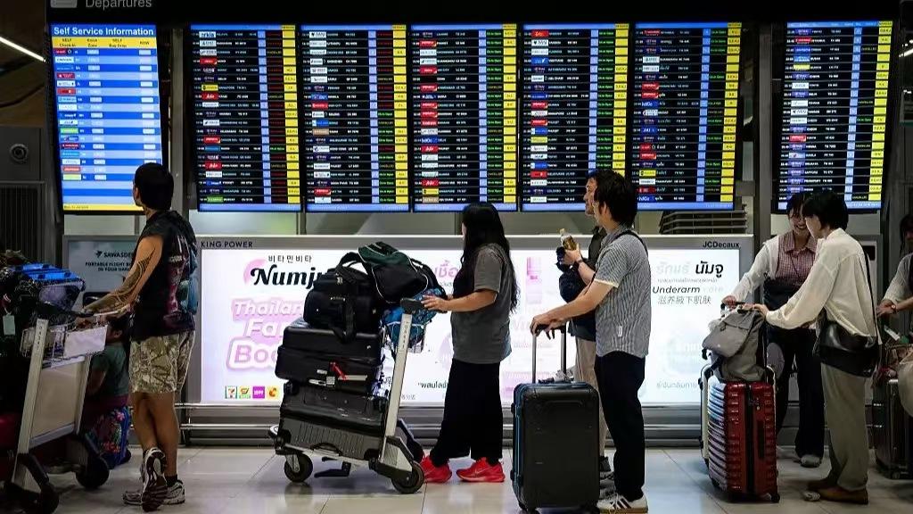 欧盟新系统拖垮欧洲机场，旅客通关等候时长暴涨三倍