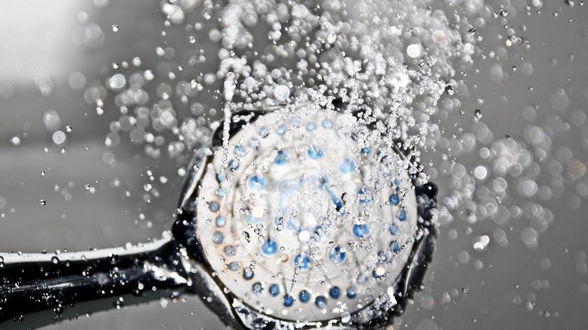 解析花洒启蒙价值，水流、声音、体感的综合训练