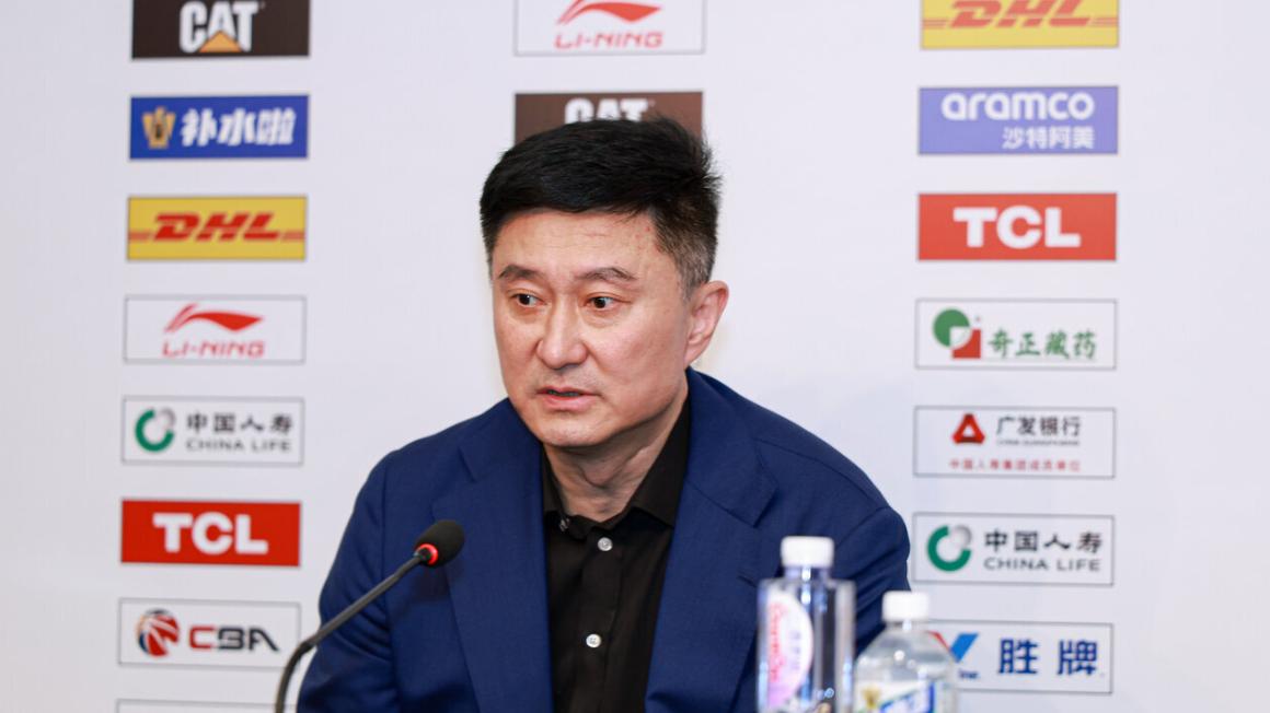 也只有你敢说！郭艾伦评杜锋输球：他横着走的 心态出问题了