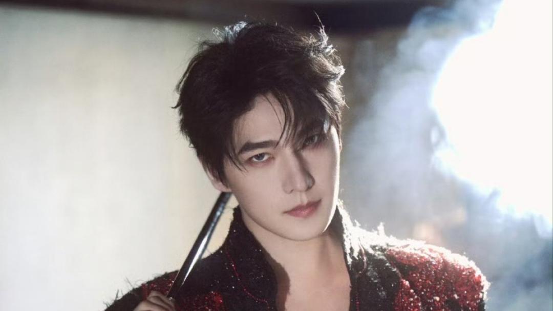 杨洋新造型引爆热搜：从清爽少年到暗夜魅魔的颠覆性蜕变