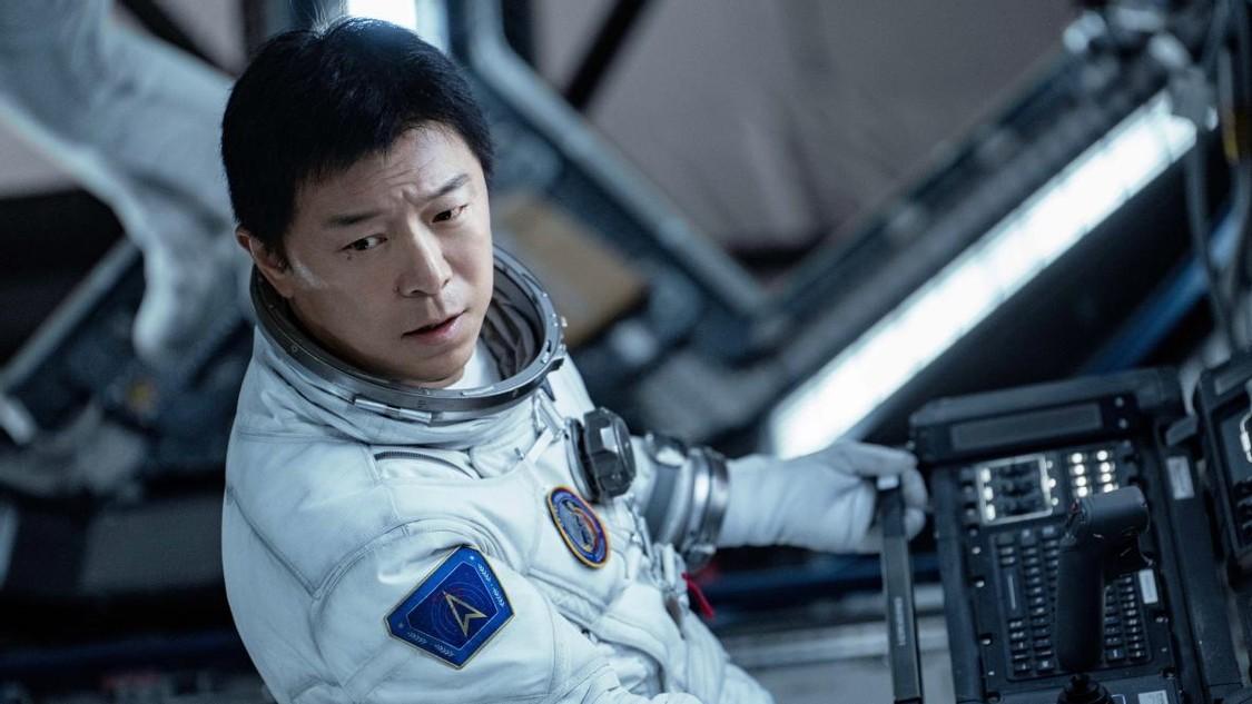 《群星闪耀时》最后的彩蛋说明郑同舟还活着，第二部上演“星际穿越”