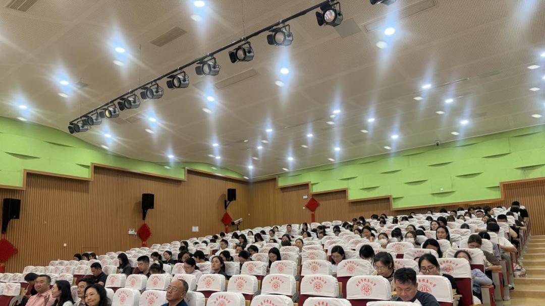 南京市晓庄小学教育集团开展教师心理专题培训活动