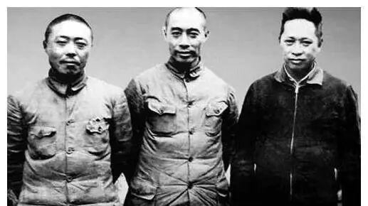 为什么毛主席非常重视报告制度？要求地方负责人定期汇报工作
