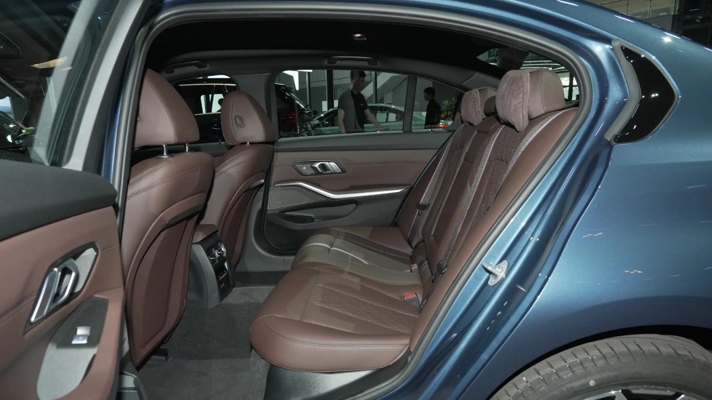 2026款宝马3系，大幅降价配置提升，年轻人可以冲一冲了？