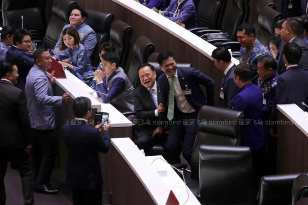 阿努廷正式成为第32任泰国总理，中国祝贺