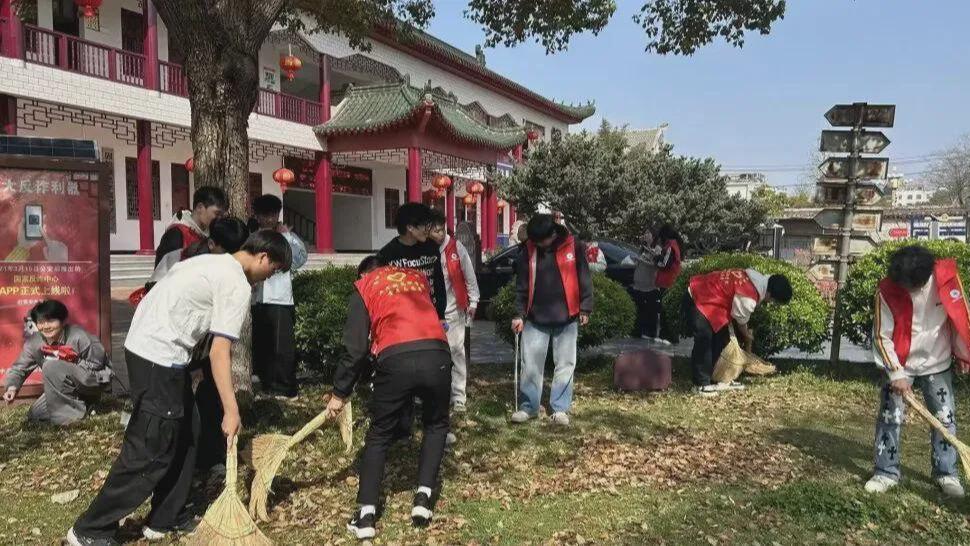 信阳工程职业学院：文明践初心 志愿学雷锋