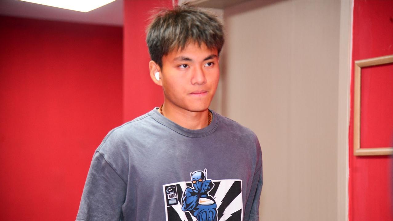 未来国足一门有力争夺者，李昊发挥的难以置信！申花在犹豫什么？