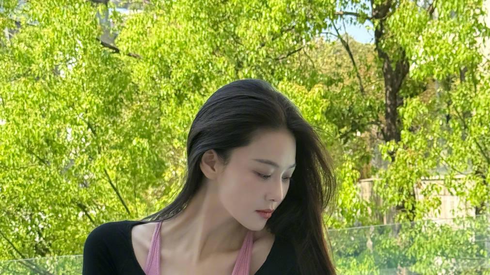 一周病倒两次！张馨予“饿瘦”上热搜，女明星身材到底在取悦谁？