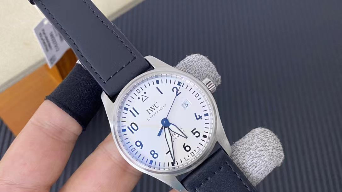 《职场通勤腕表推荐：低调不张扬，气场拉满不踩雷》