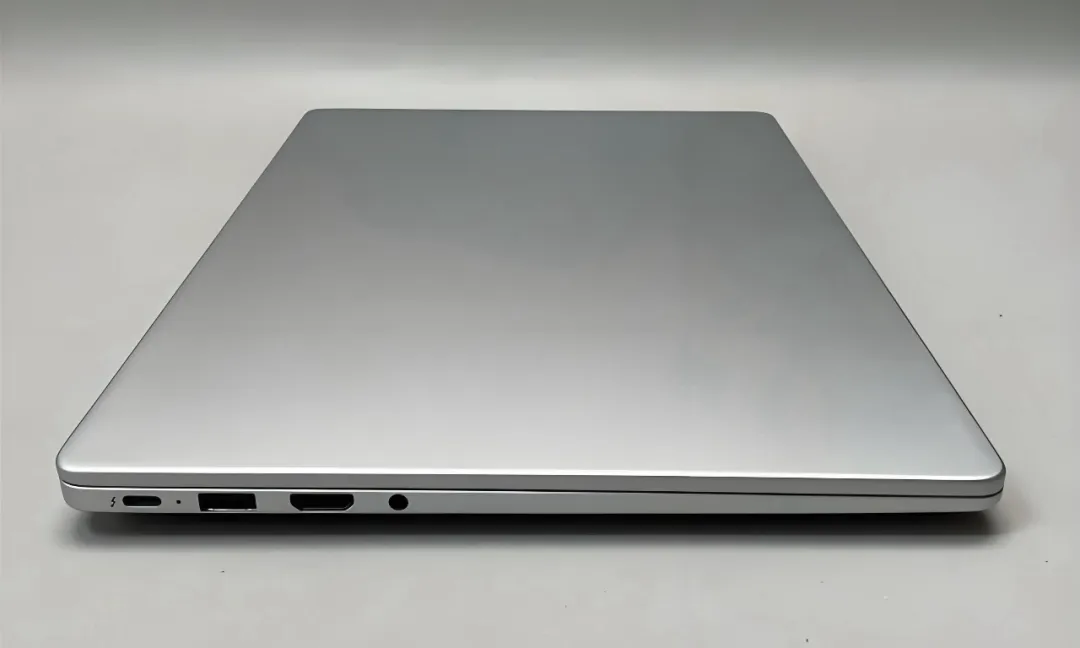 合作商送我一台笔记本电脑，拒绝接收后被领导训斥：人家送你就收着！