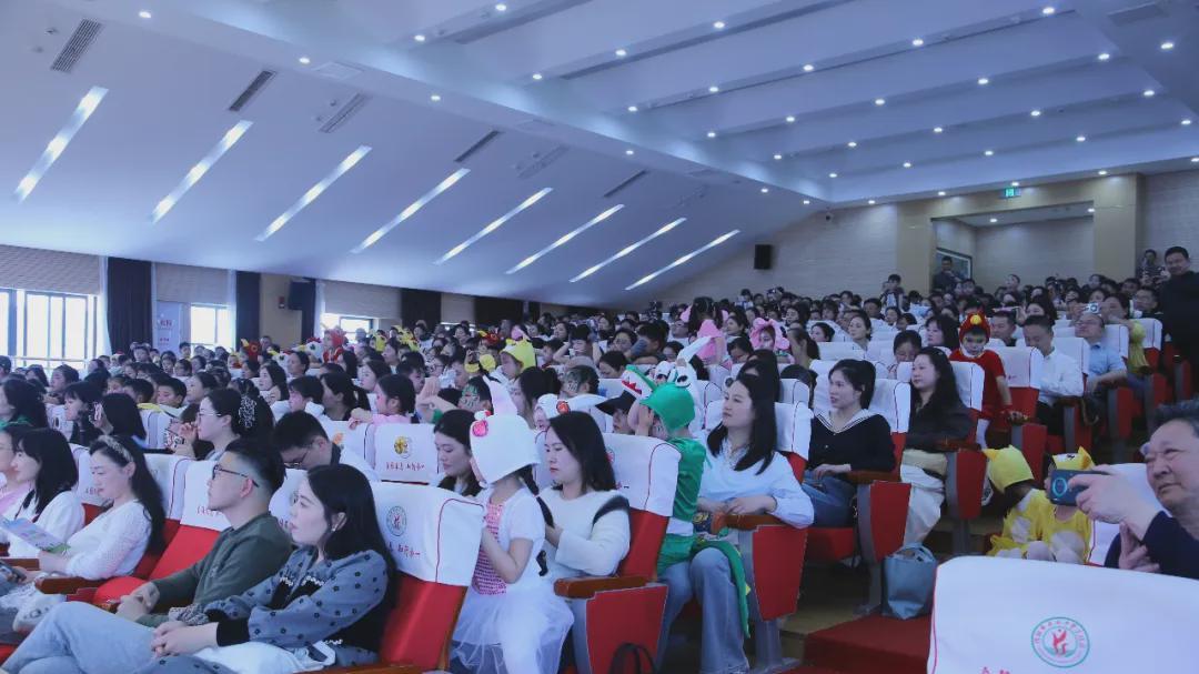 “绘”阅读 “趣”演绎 信阳市百花幼儿园大班组悦读月系列活动