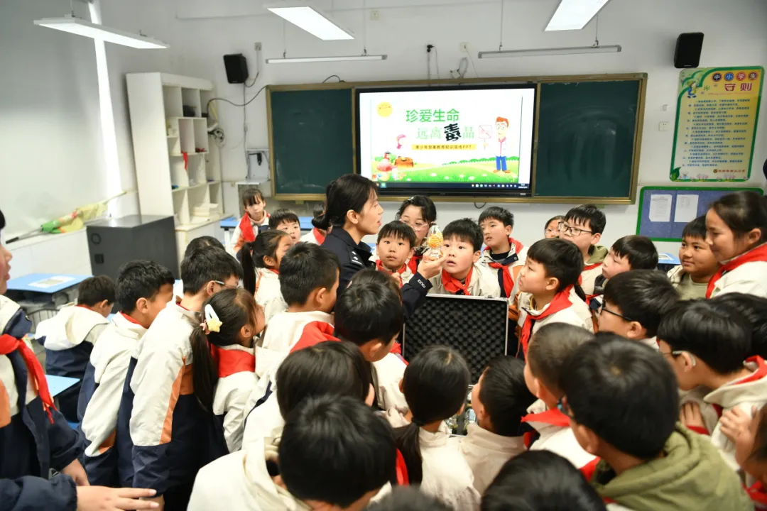 识破“新衣”伪装——阜阳阜南三小开展禁毒教育主题活动