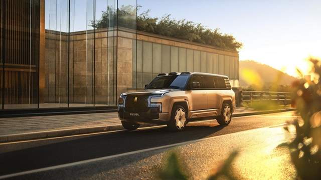 年销225万辆登顶！新能源汽车行业新标杆，比亚迪做对了什么？