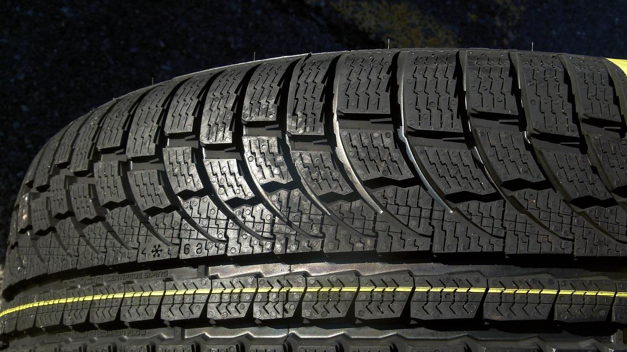 橡胶氧化锌如何兼顾高效与环保？一项技术路径的观察