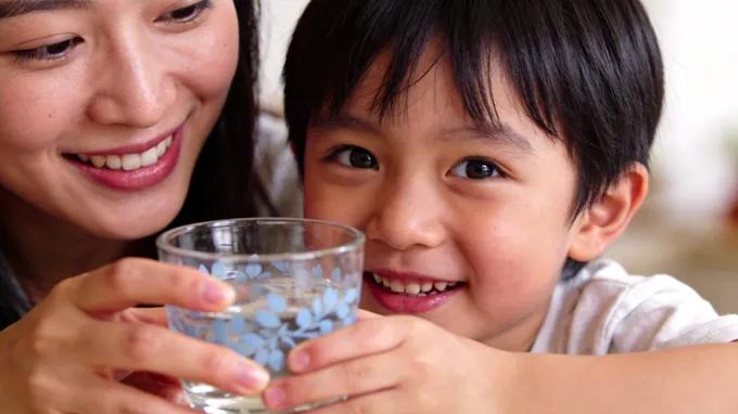 给宝宝的每一滴水都足够安全吗？虎鲸妈妈全屋无菌水，守护全家健康