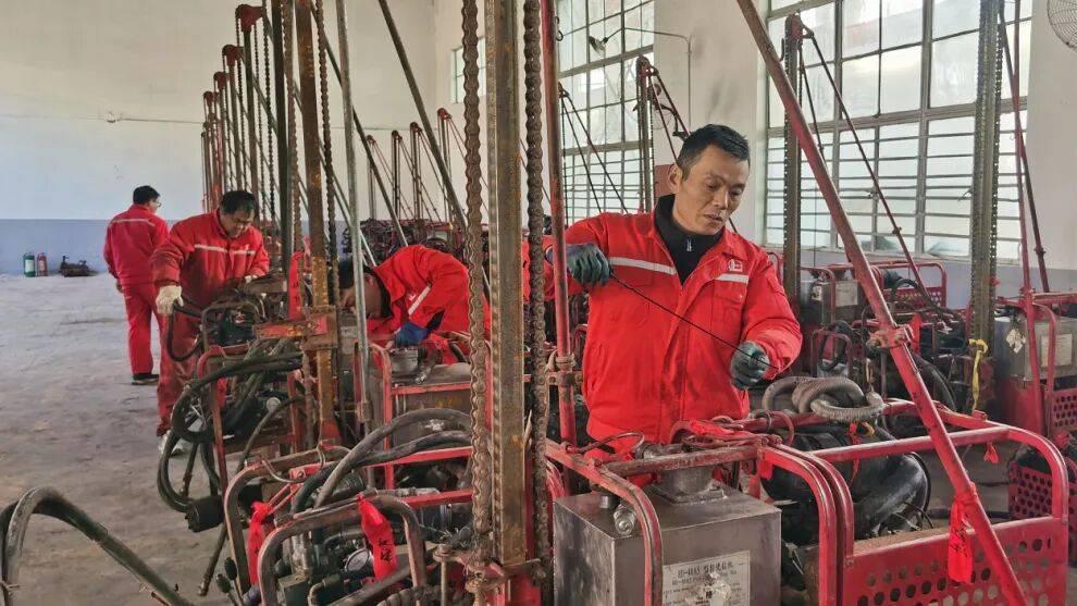 筑牢钻机设备“钢铁脊梁”