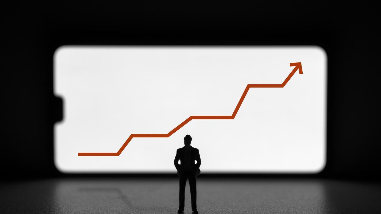 买什么股票可以坚定持有？